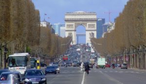 Read more about the article Samochodem po Paryżu. Co trzeba wiedzieć poruszając się autem?